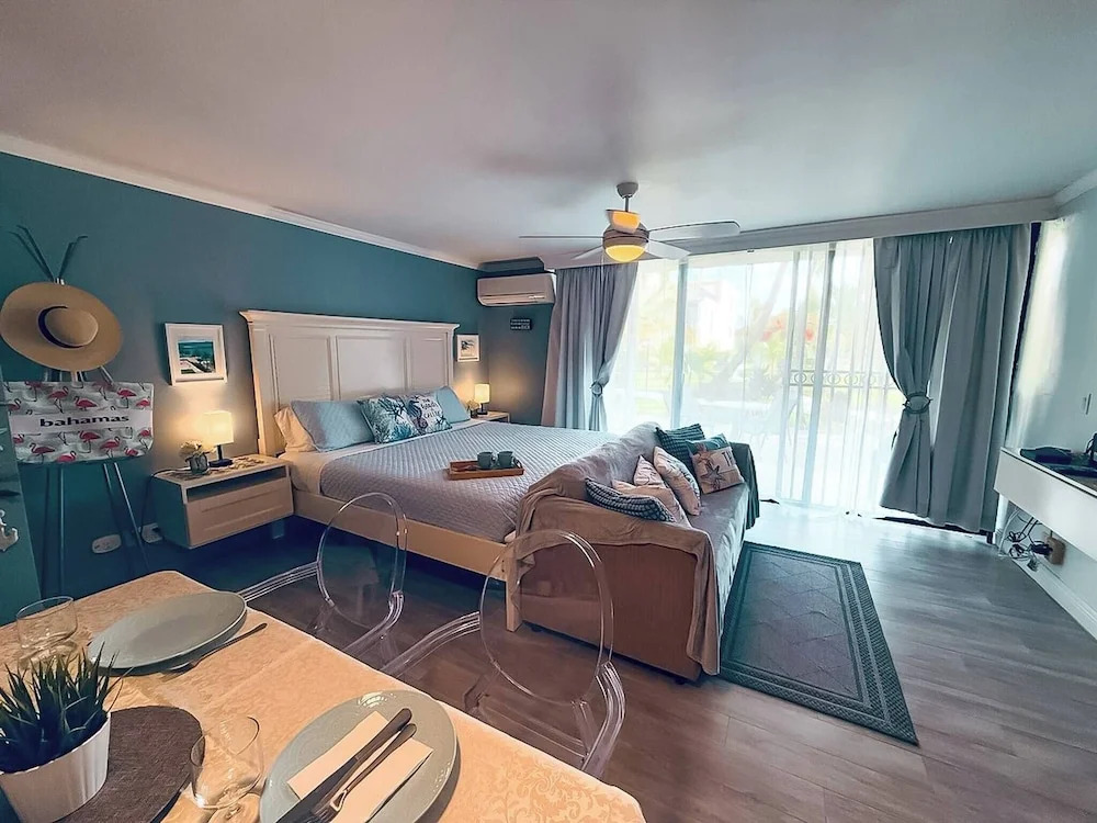NEW Stunning Beachfront Condo at the Coral Beach