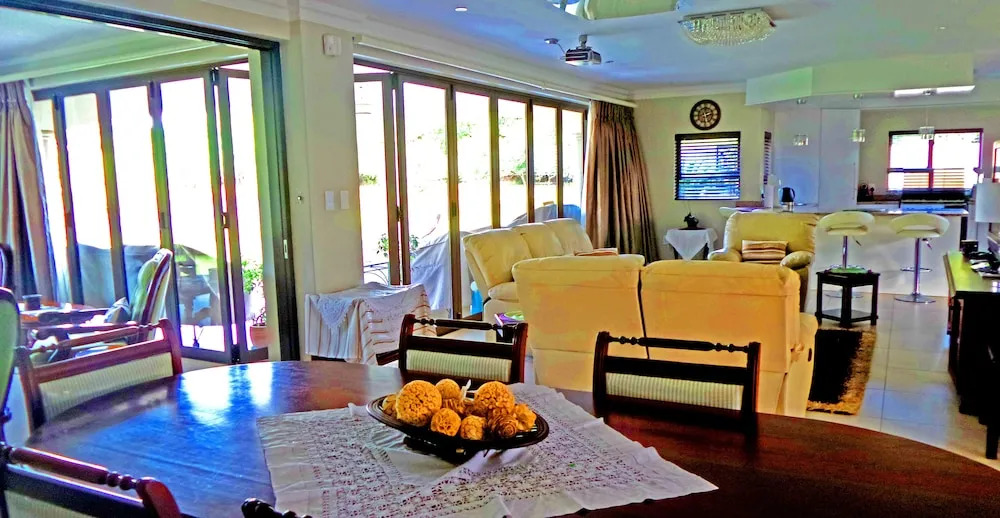Jeanette's Villa at Westlake