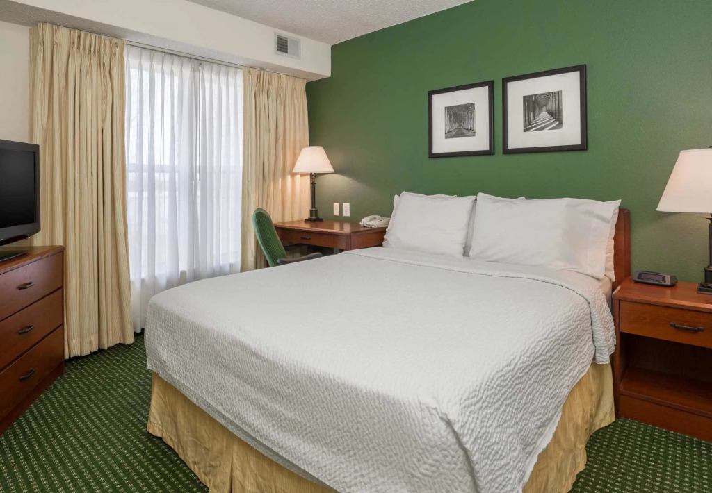 Bridgeway Suites Houston Iah North
