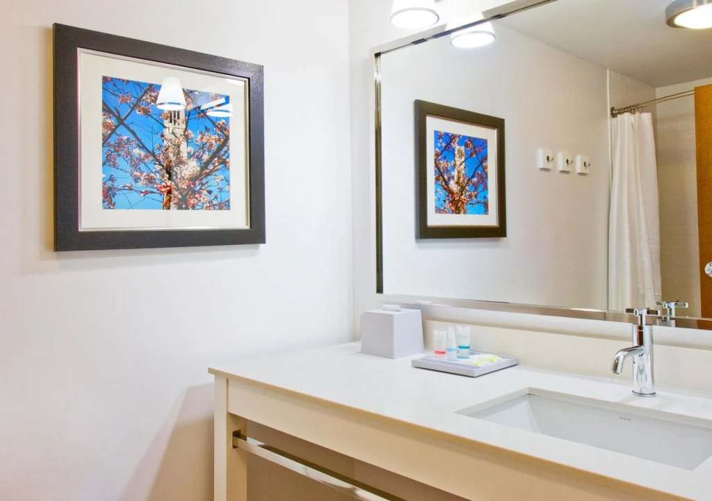 Four Points by Sheraton Raleigh Durham Airport