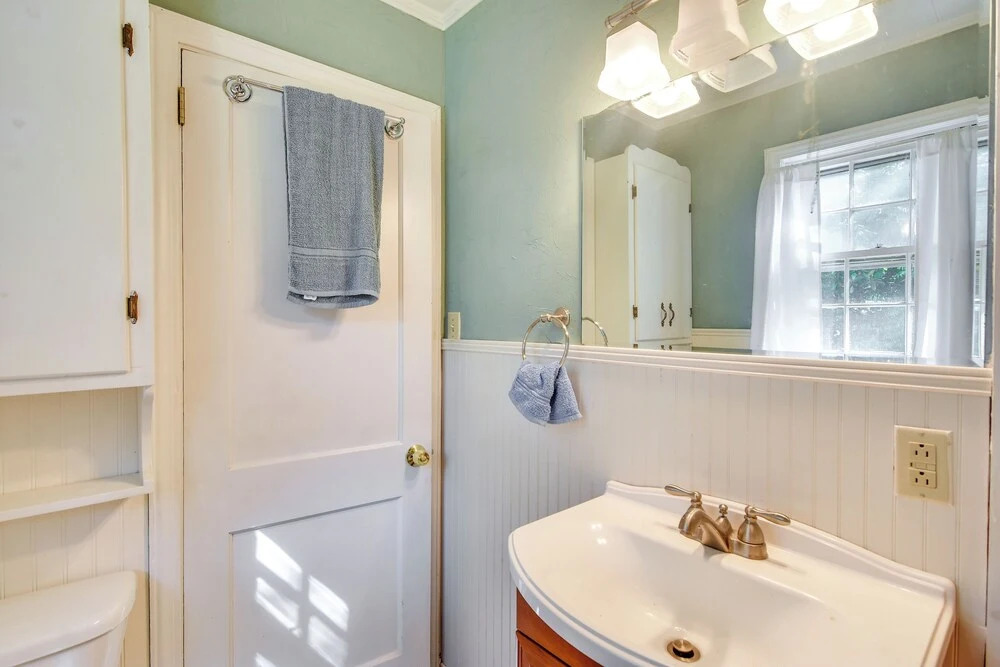 Near Dining: Columbus Cottage w/ Furnished Deck!