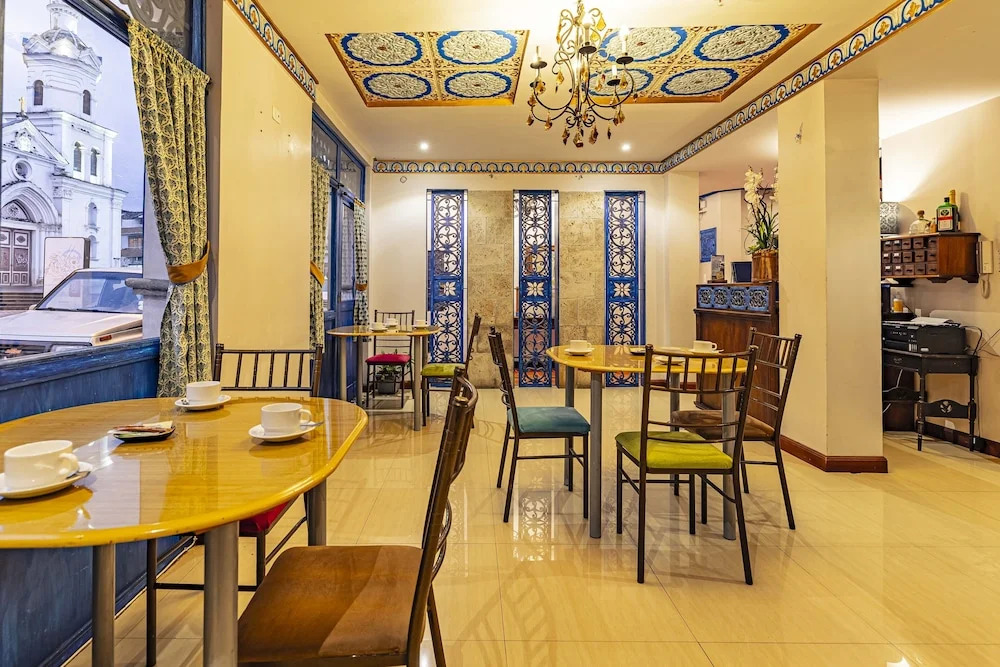 Hotel Azul de la Plaza by Chat Noir