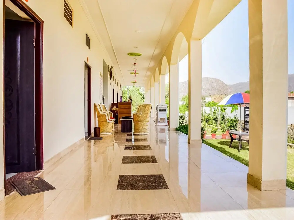 SPOT ON 40183 Moon Bagh