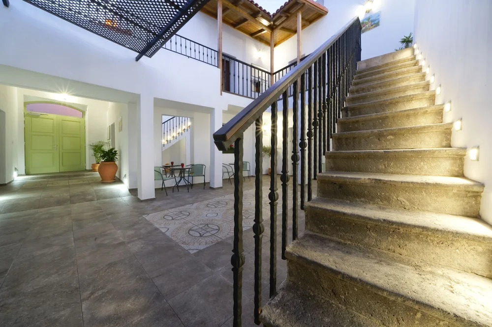 CASA VERDE Comfortable Air-Conditioned Modern Apartments