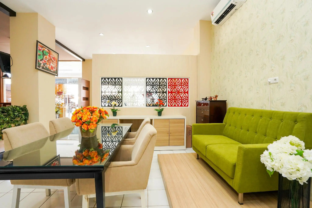 Hotel O Surabaya near Surabaya Town Square formerly Kupang Gunung Residence