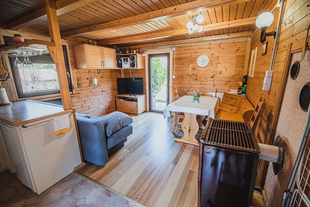 Wooden Cabin Zurej with Hot Tub