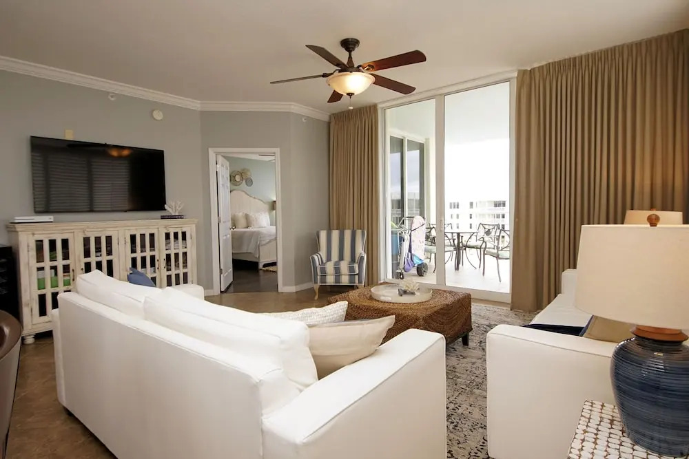 Heron PH-09 - 3 Br condo by RedAwning