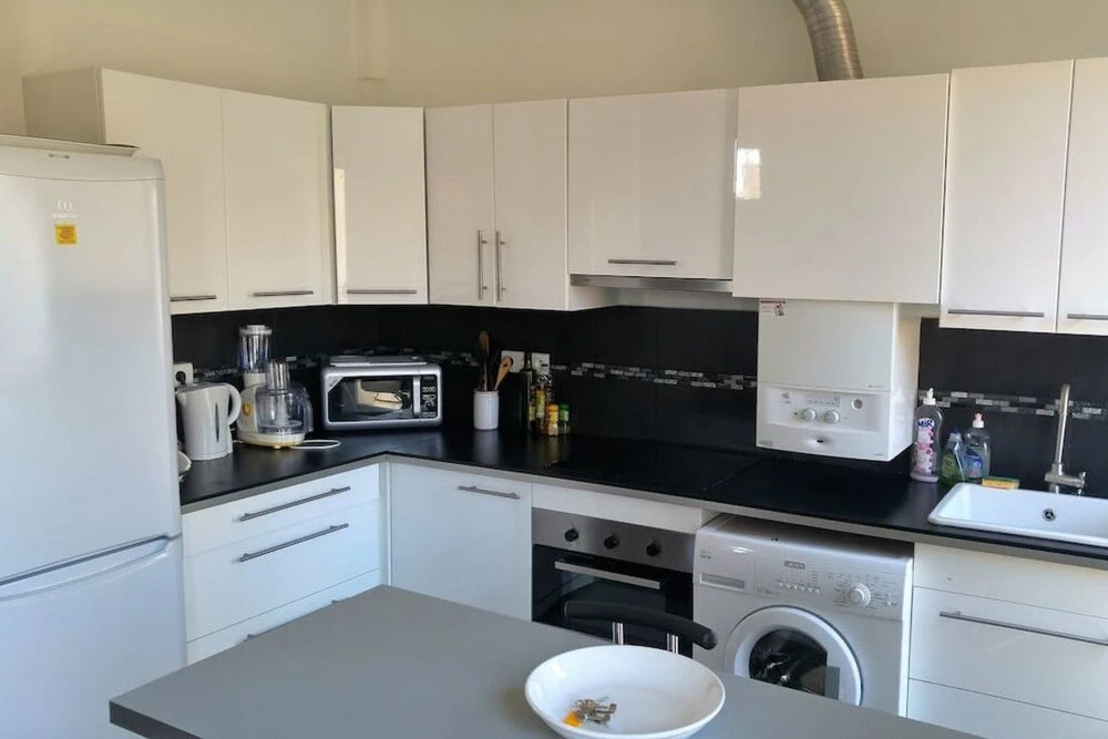 Beautiful 2-room apartment-Downtown/Cours Julien
