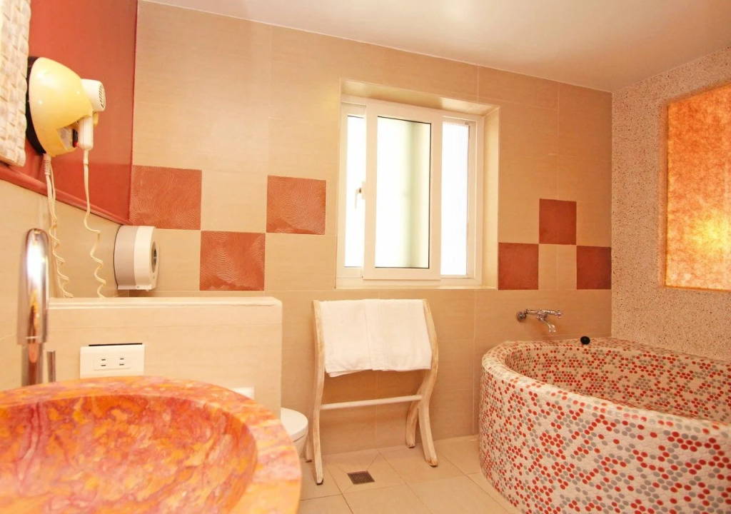 Golden Sea Inn