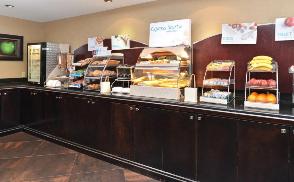 Holiday Inn Express Hotel & Suites Dallas South - DeSoto by IHG