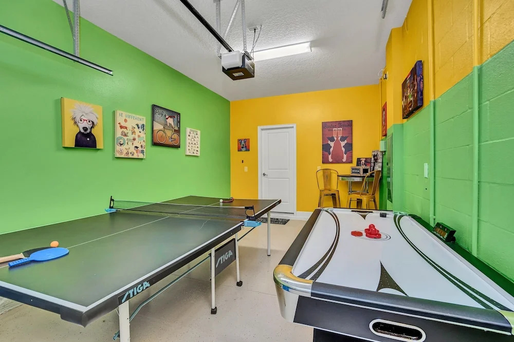 Vibrant and Lush Home, Spacious Pool Area With CDC Standards #6st440