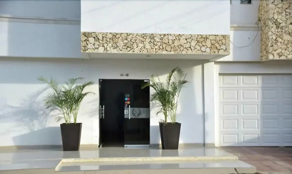 Laurel plaza 46