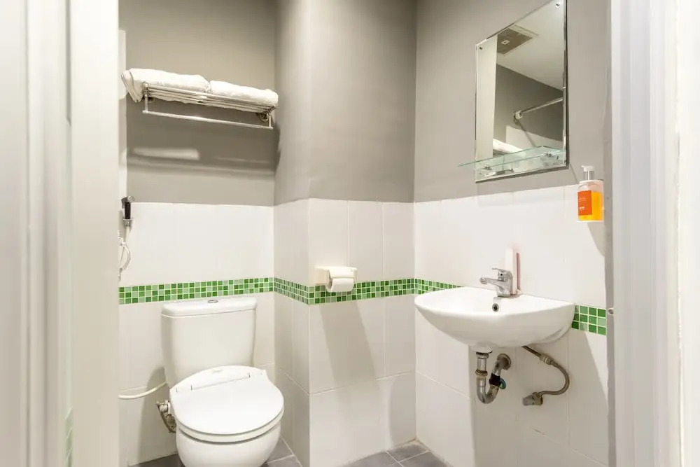 RedDoorz Plus near Cambridge City Square 2 Medan