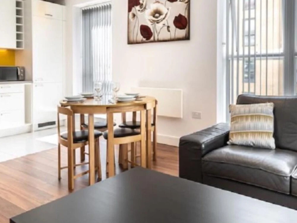 Impeccable 2-bed Apartment in Reading