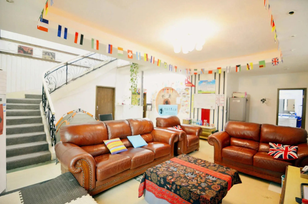 Broncos Youth Hostel