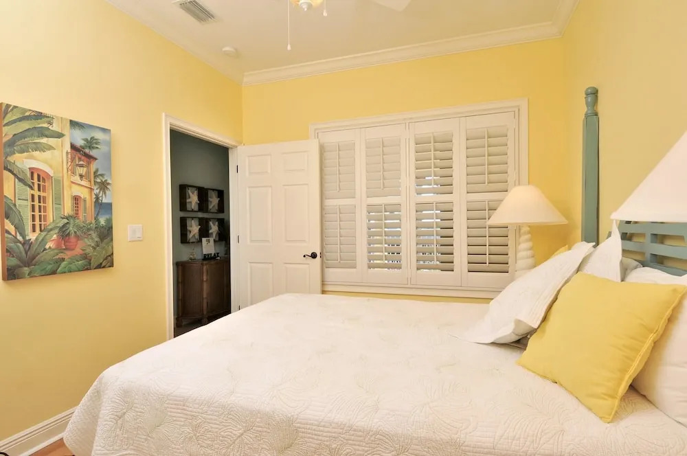 Direct Beach Front Apartment 3