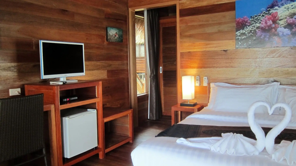 Ten Moons Lipe Resort