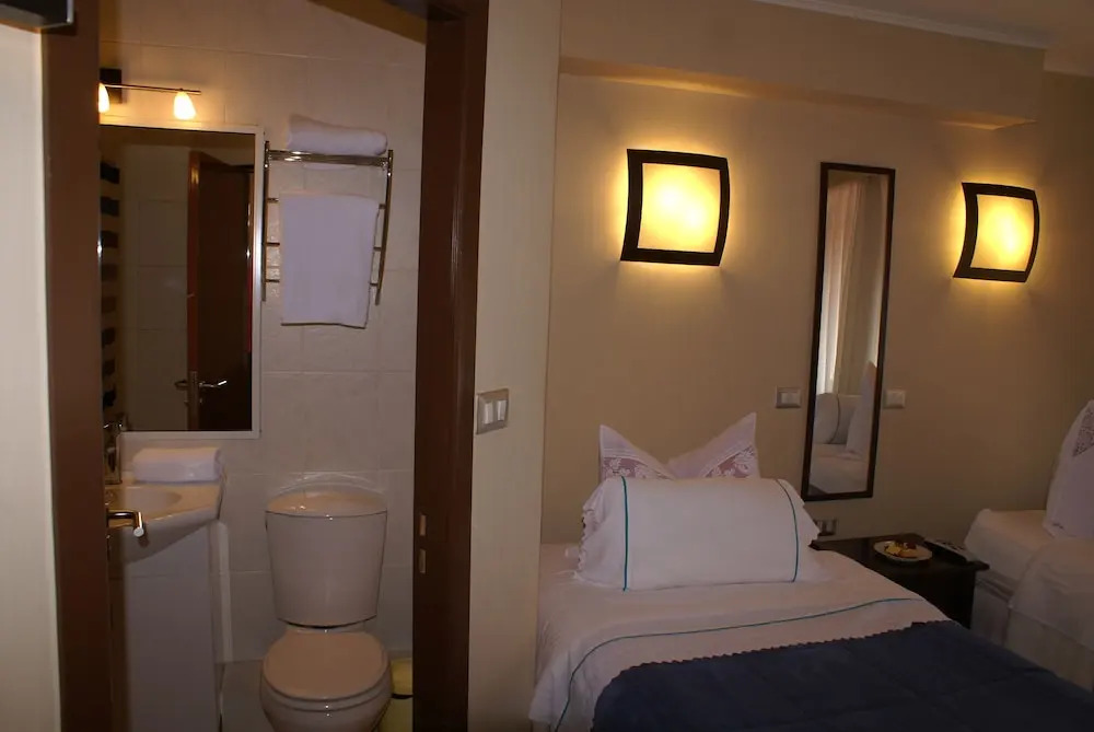 Villa Baviera, Hotel Baviera Chile