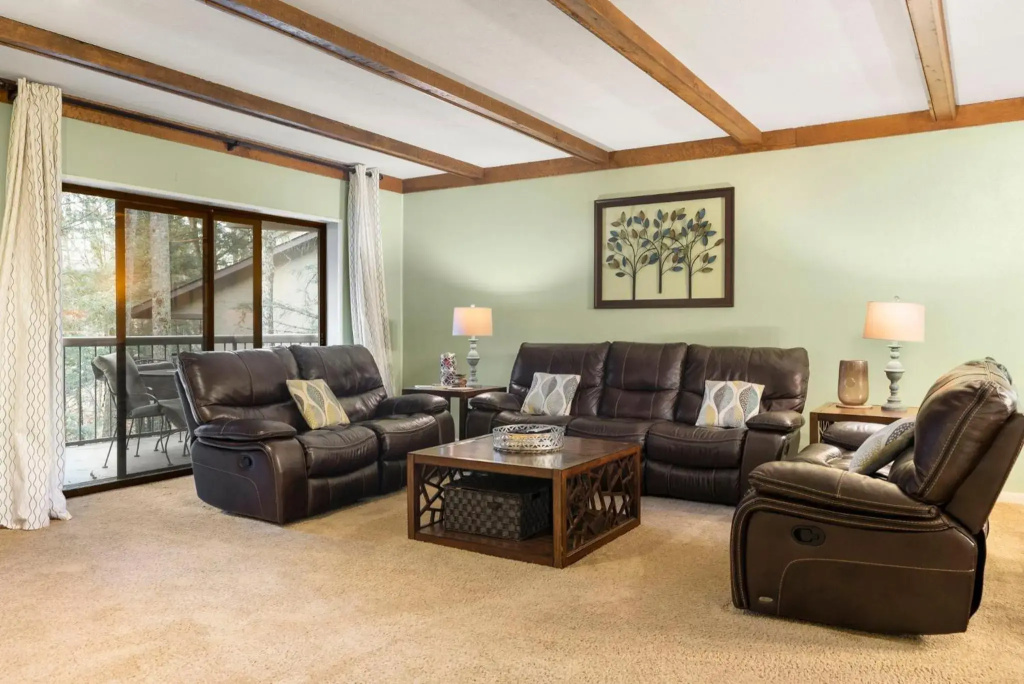 Fall into all the Smokies have to offer in this great mountain escape-Over 1500 Square Feet and Sleeps 9