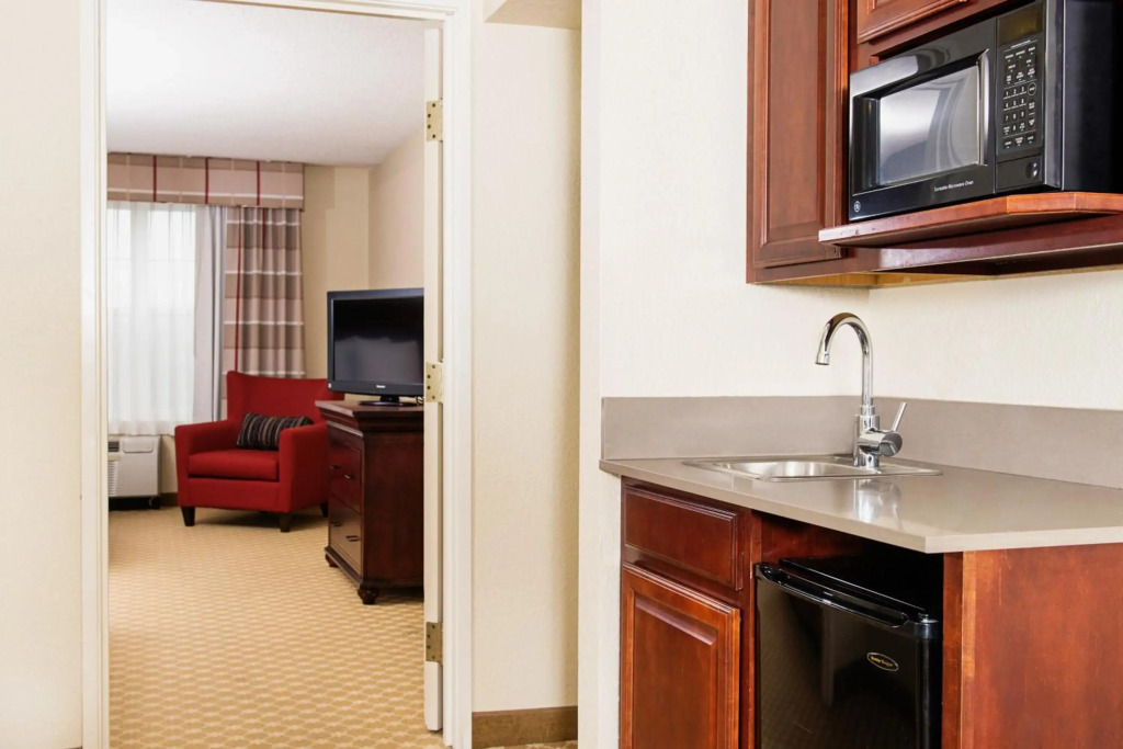Country Inn & Suites by Radisson, Milwaukee West Brookfield , WI