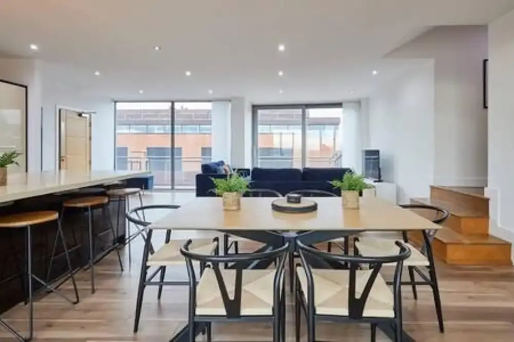 Host Stay The Knight Street Penthouse II