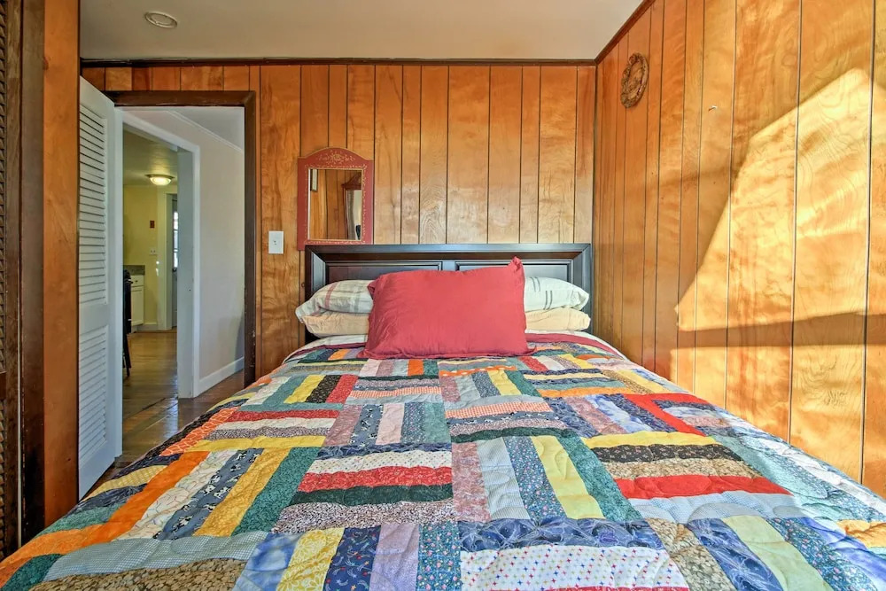 Steps to Cape Cod Canal: Buzzards Bay Home