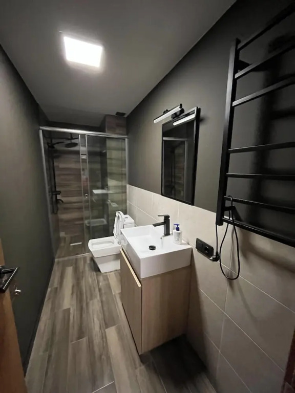 Walk to Ski Lift-1br-studio-balcony-parking