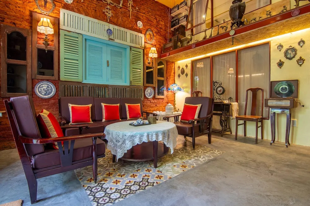 Ancient Saigon House BenThanh Center