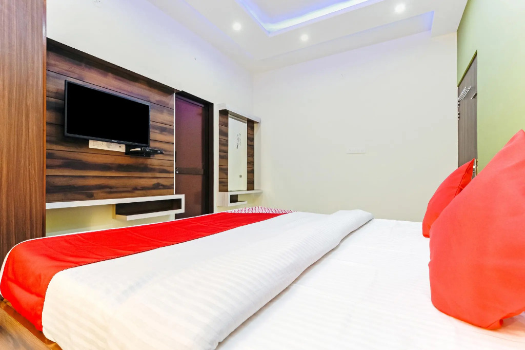 OYO 30328 Hotel Shyam Palace