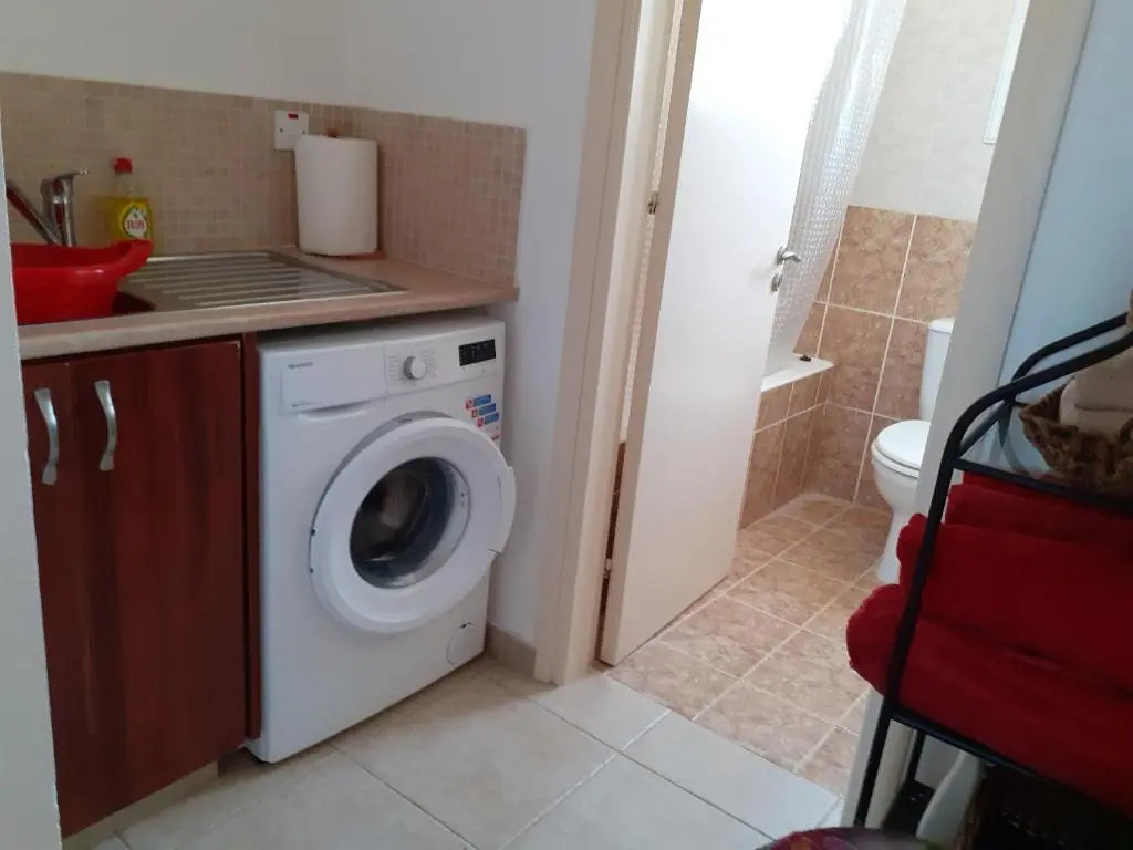 Beautiful 2-bed House in Mandria, Paphos