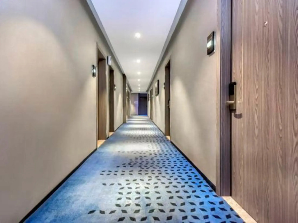 7 Days Premium Hotel (Chongqing Kaizhou District Government Square)
