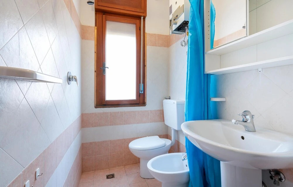 Nice Apartment in Rosolina Mare With 2 Bedrooms and Wifi