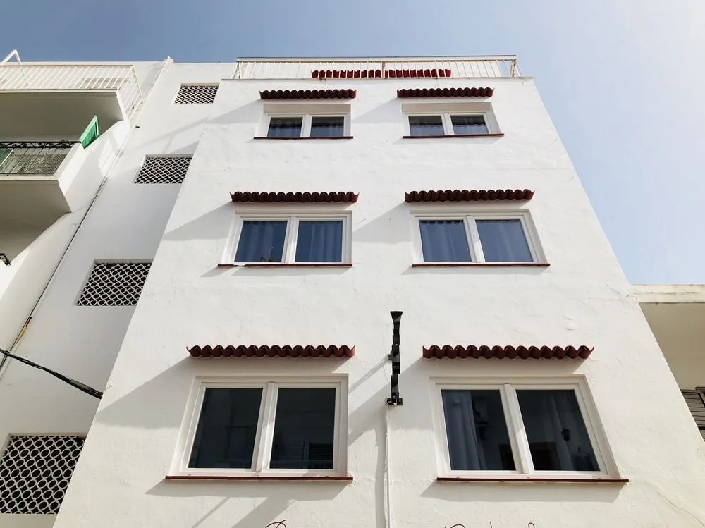 Nanit Rooms Ibiza Hostal