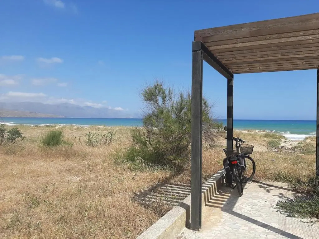 Onda Blu Panoramica con ampia Veranda a 3 minuti dal mare