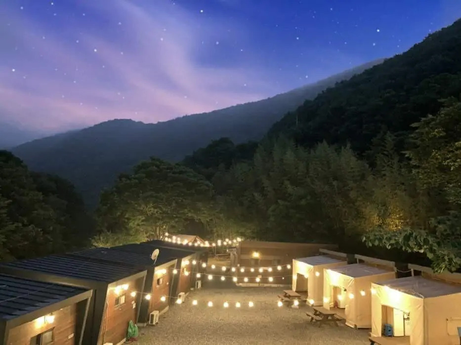 Ooljoo Sunny, Cabin Glamping