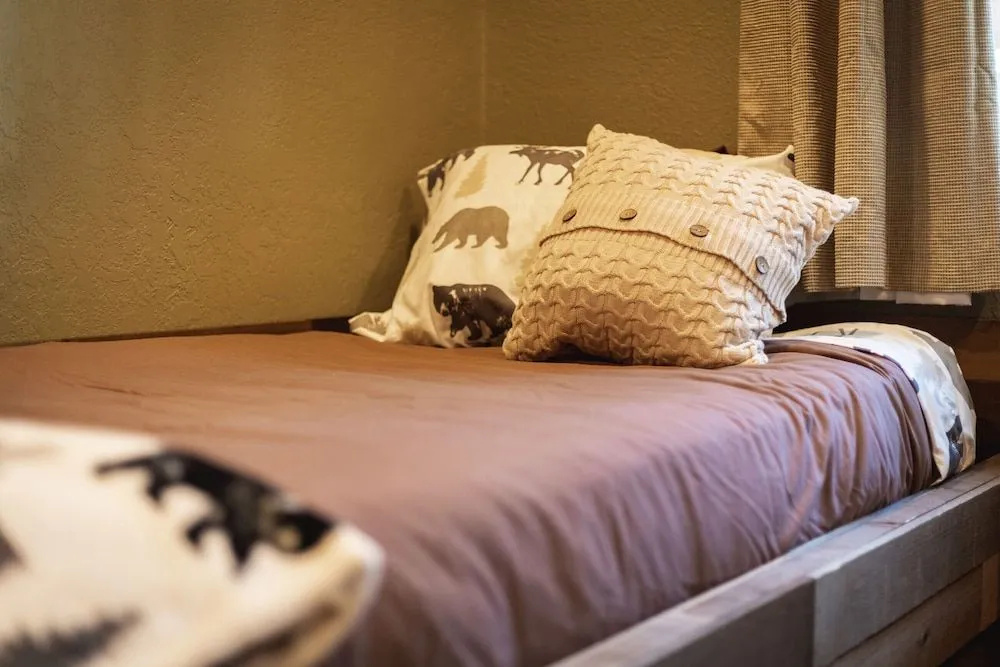 Willow's Hideaway - Pet Friendly Cozy Cabin!