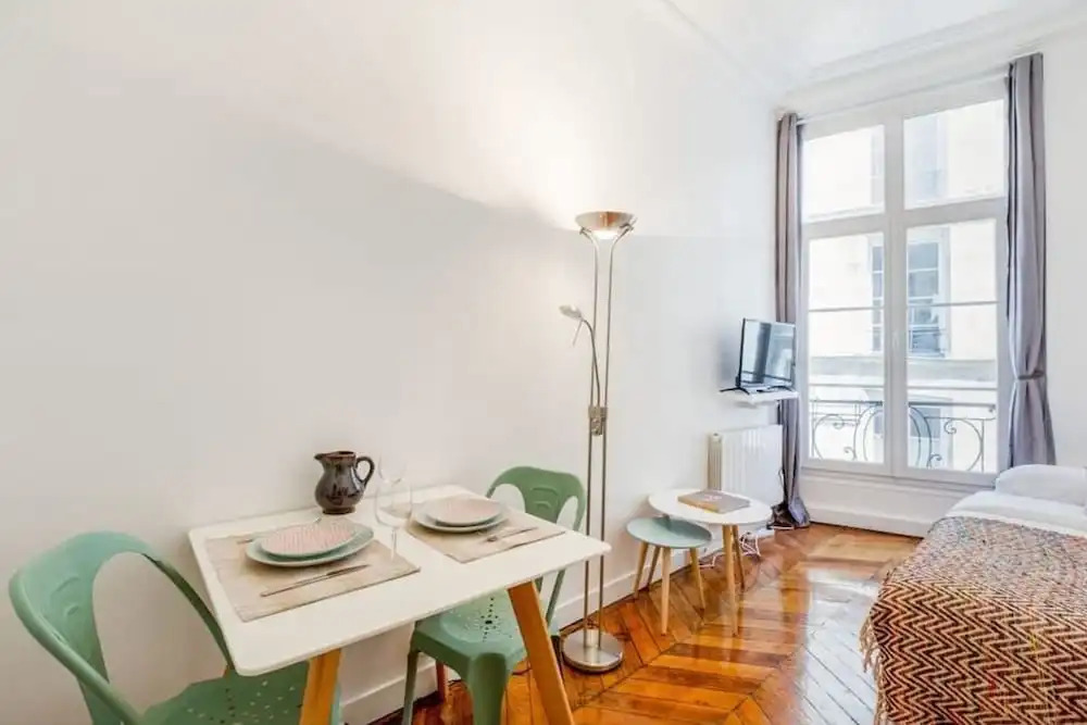 Nice Studio for 2 Near Louvre and Opera Brand New!