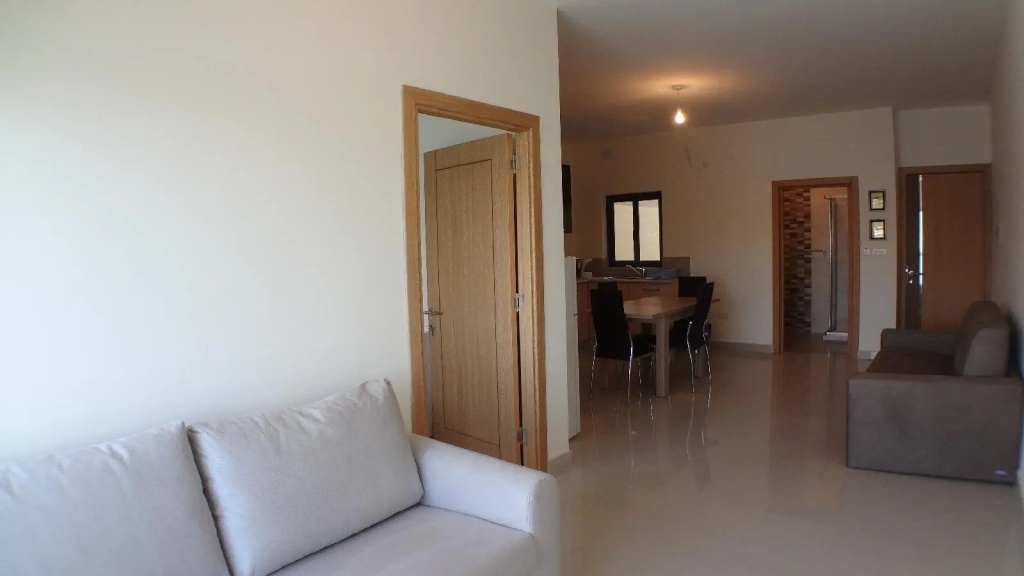 Eri Apartment 072
