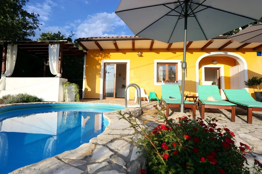 House With 2 Bedrooms in Hrvatska, With Private Pool, Furnished Terrace and Wifi - 3 km From the Beach