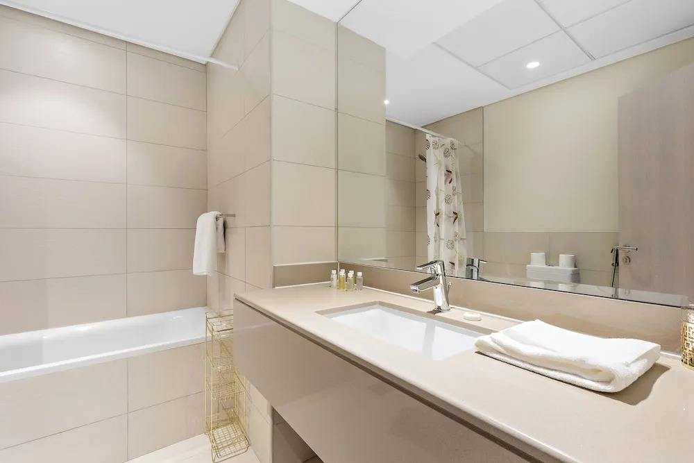 Silkhaus Waters Edge Tower - Yas Island