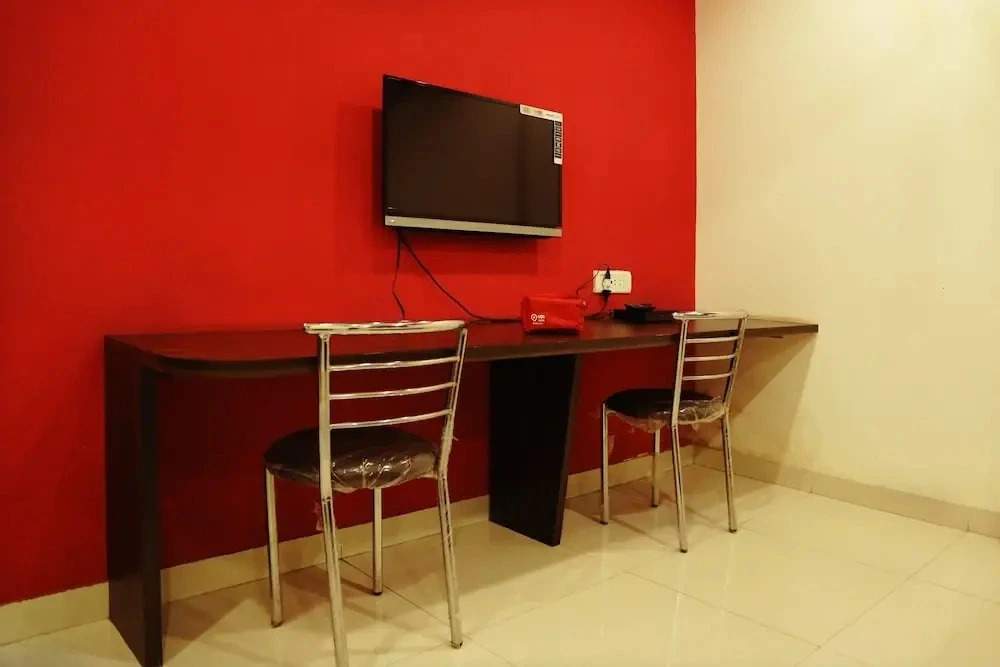 Hotel Crystal Court