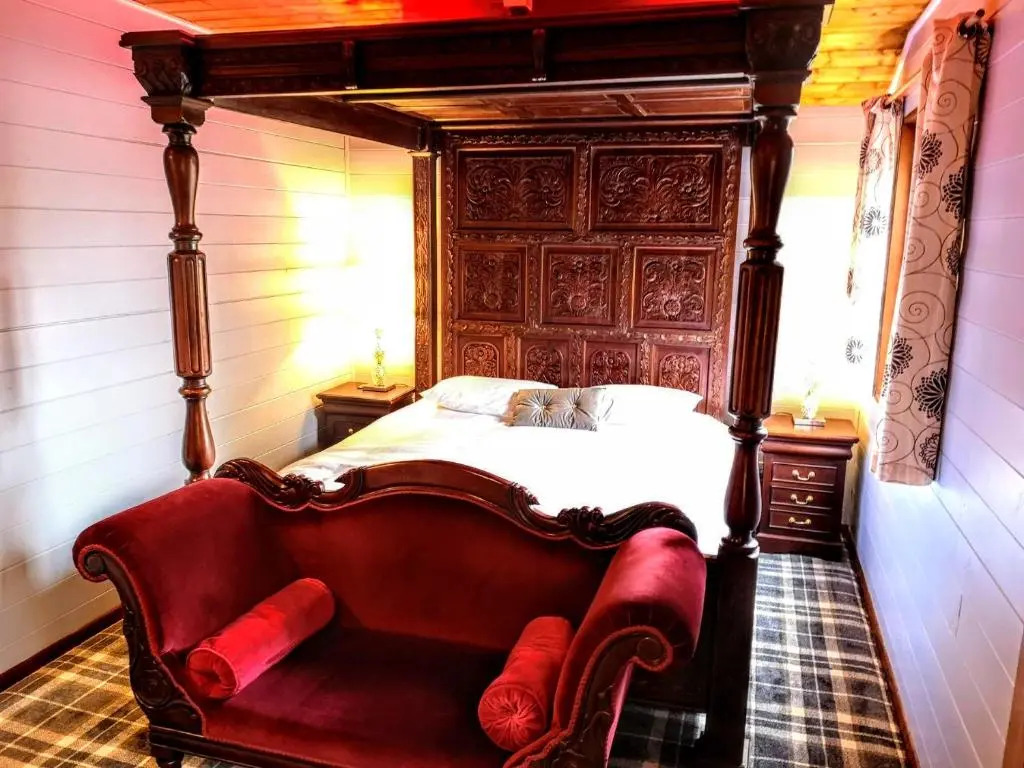 Magpie 5 Hot Tub HuntersMoon-Warminster-Bath-Wiltshire