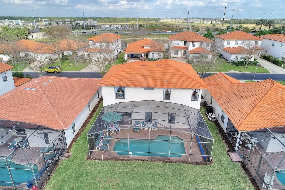South Facing: Green Views & Gated Facilities