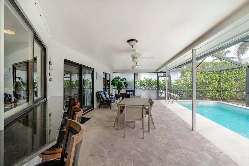 Short Walk to Maple Beach Access I 3/2 w/ Heated Pool