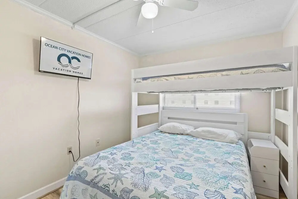 Salty Sands 4 208 2BR Ocean-block Condo, Balcony, Beach Gear & Parking