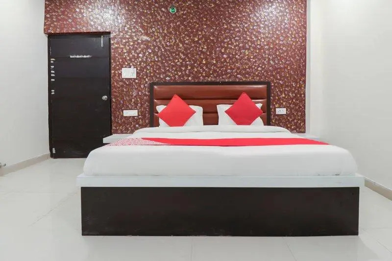 OYO 67311 Hotel R.J Palace