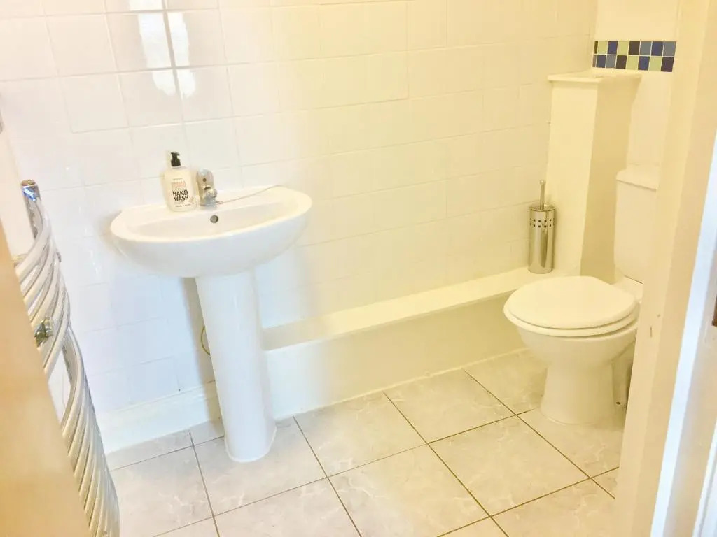 London 4 Bedrooms 3 Bathrooms with Garden House
