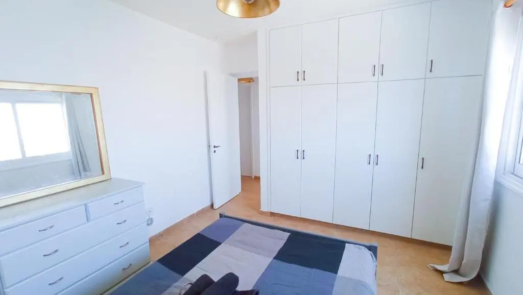 Luxury Maisonette Apartment -SEA VIEW, NETFLIX, GYM- 5 Min from Beach