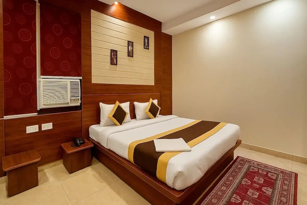 Amaira Hotels & Banquets (Near Vaishali Metro Station)