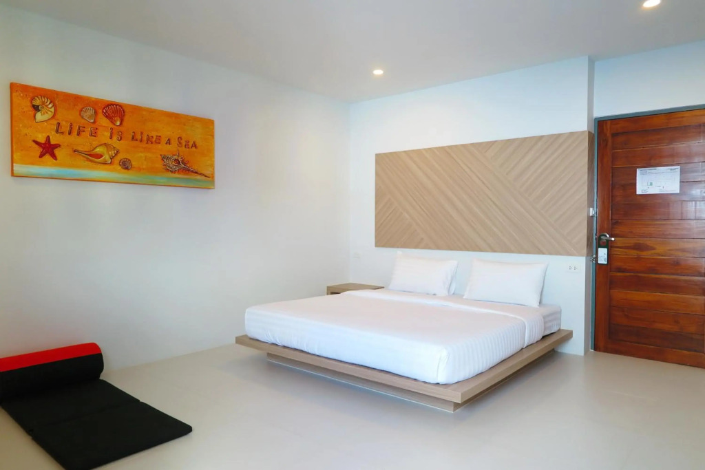Phuket Marine Poshtel - SHA Plus